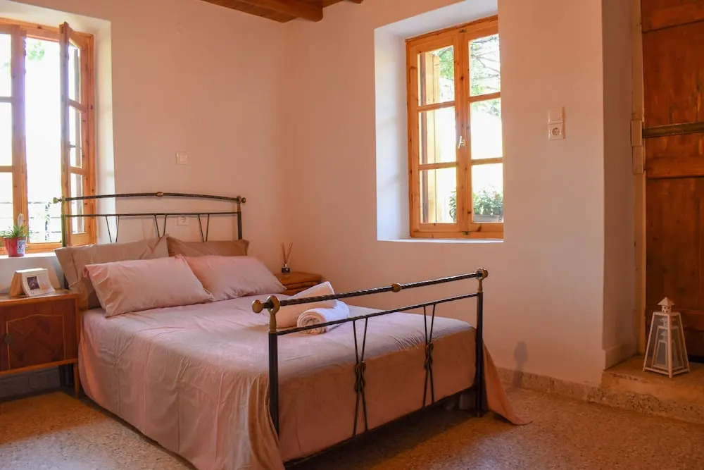 Stone residence/ Amazing seaview 1km to the beach