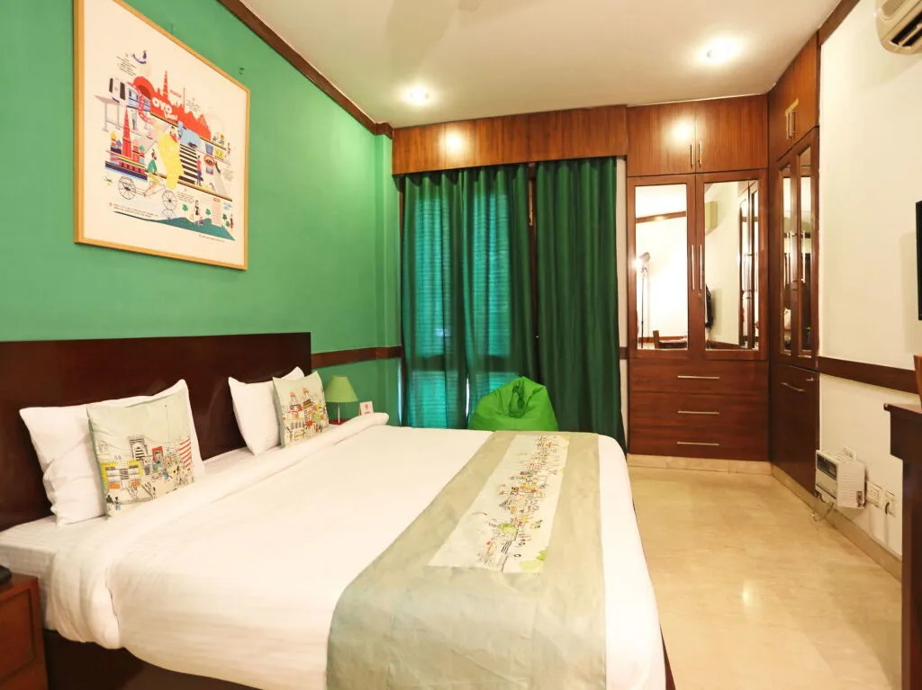 OYO Flagship 5265 Hauz Khas Metro