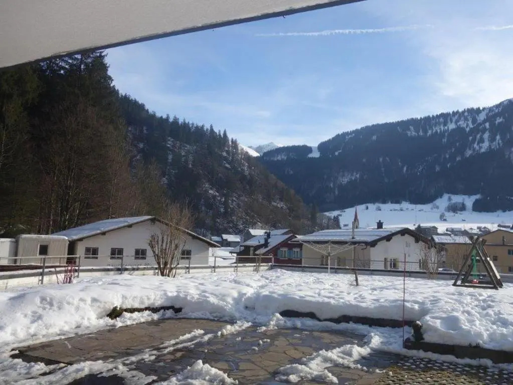Carolines Appartement Au - Bergblick, Terrasse, Parkplatz, zentraler Punkt zum Ski- und Wandergebiet, Hund willkommen - ideal für Familien und naturverbundene Paare