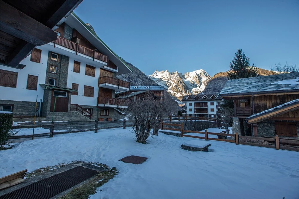 JOIVY Family Apartment, near Ski Lifts, In Courmayeur