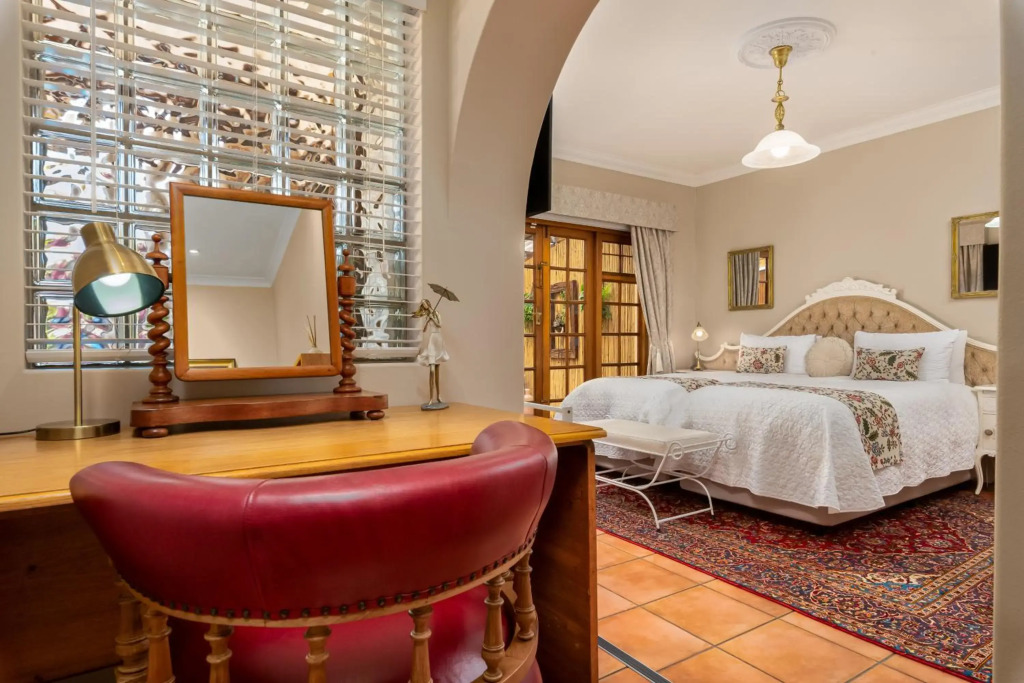 Meerendal Cottage-Affordable Luxury