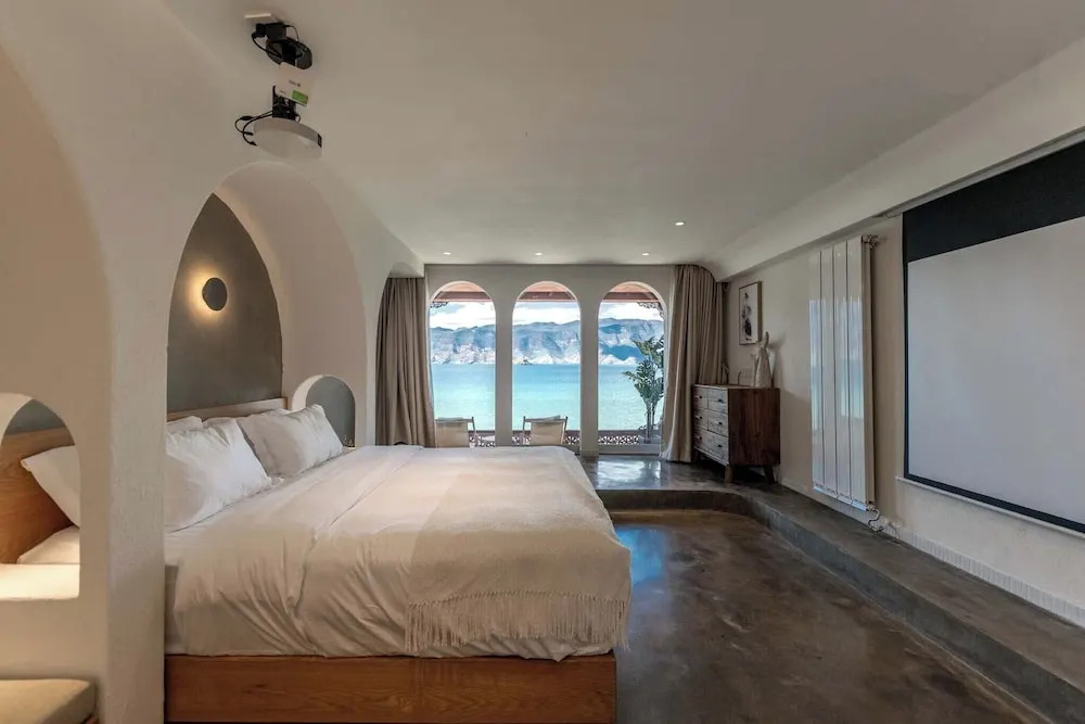 Lugu Lake And share resort hotel