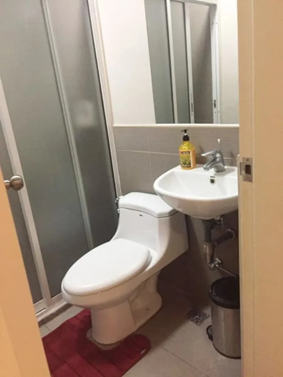 Grand Residences Unit 12N by Comfyrooms