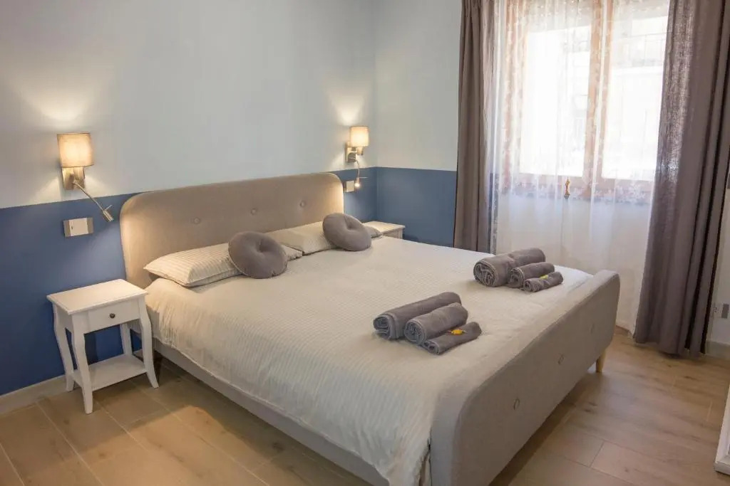 Shardan Guest House