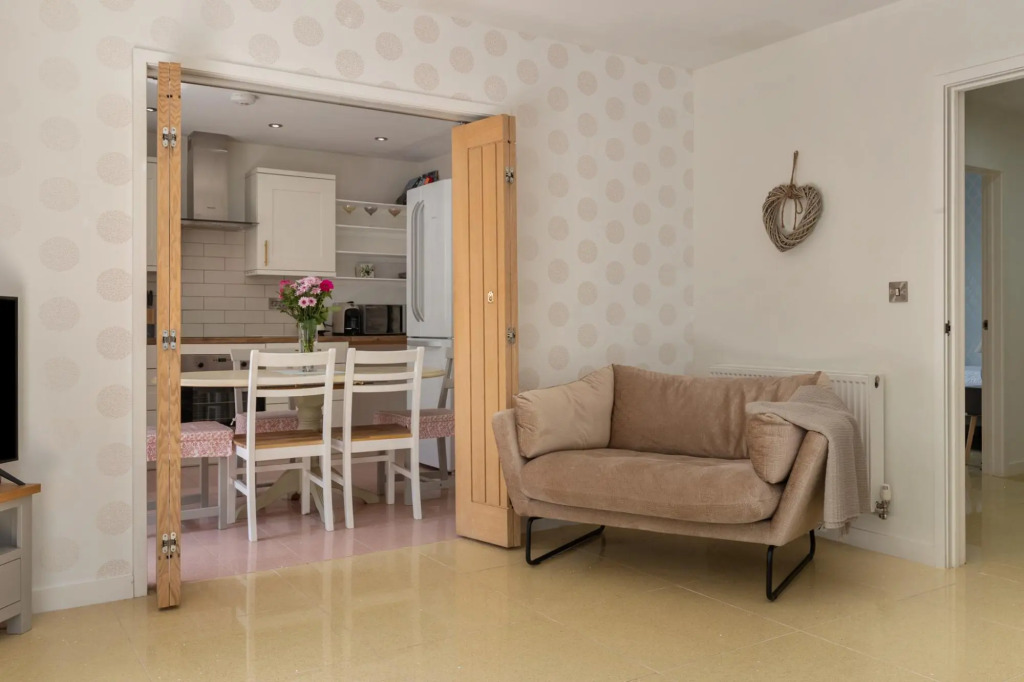 Parsonage Cottage- Peaceful Dog Friendly Cottage
