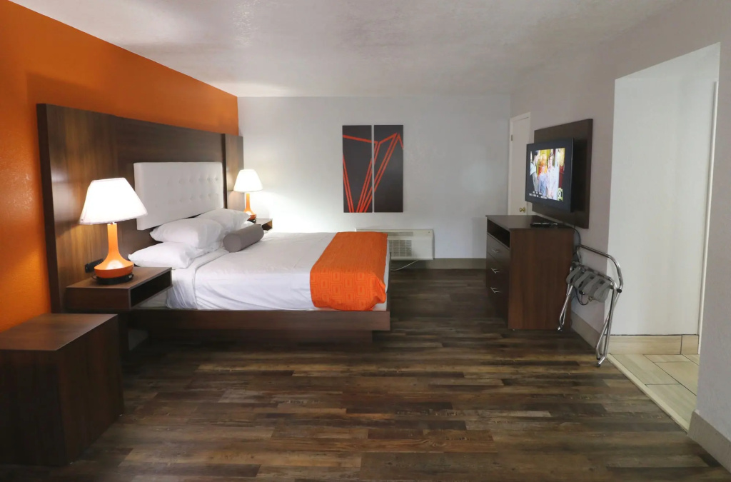 Отель Best Western Johnsons Inn Downtown Gatlinburg