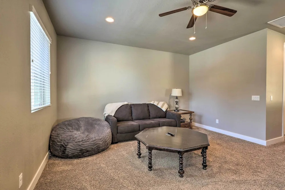 Family Home w/ Deck, 3 Mi to Downtown Flagstaff!