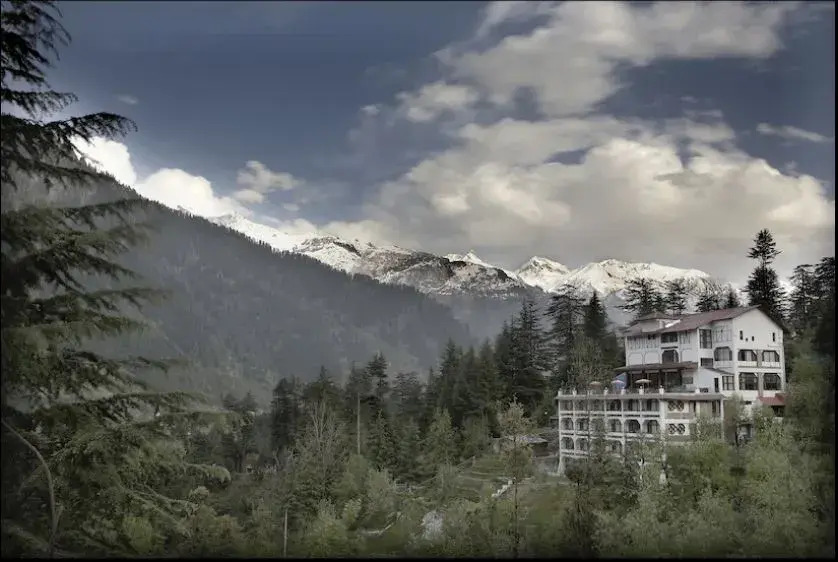 Hotel Snow Crests Manor
