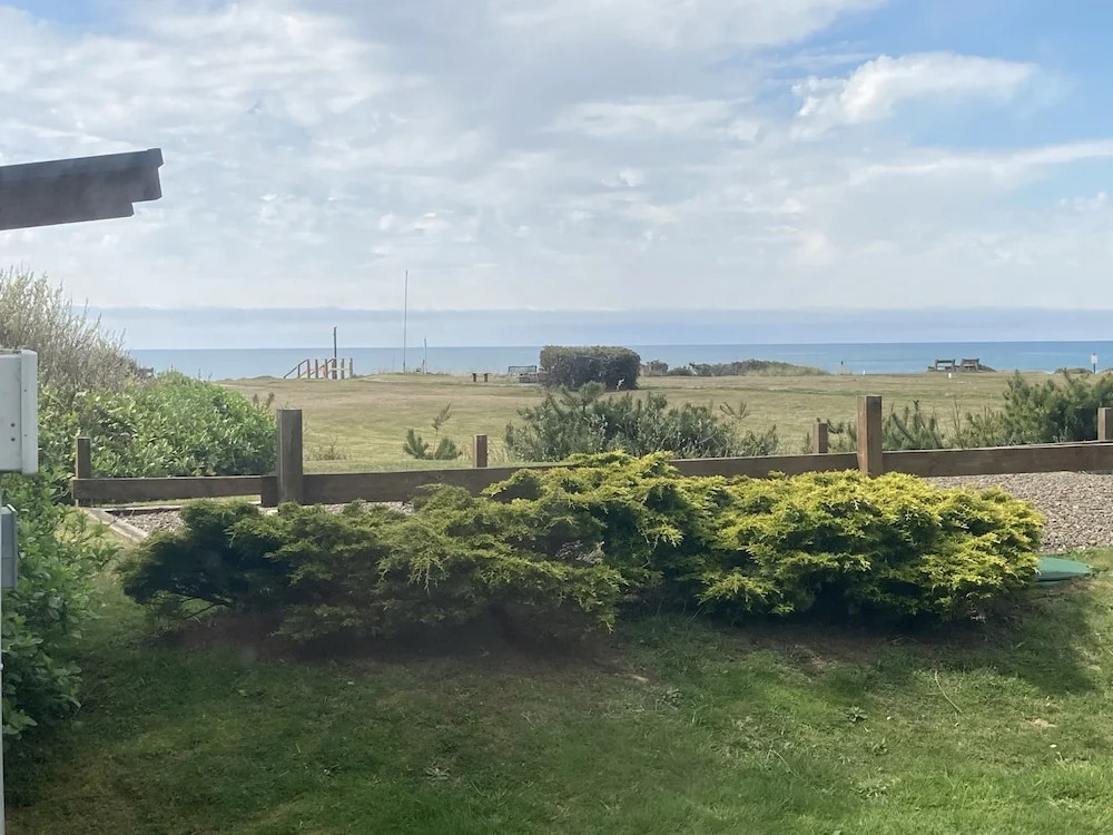 Tillicum Beach Motel - Formerly Deanes Oceanfront Lodge