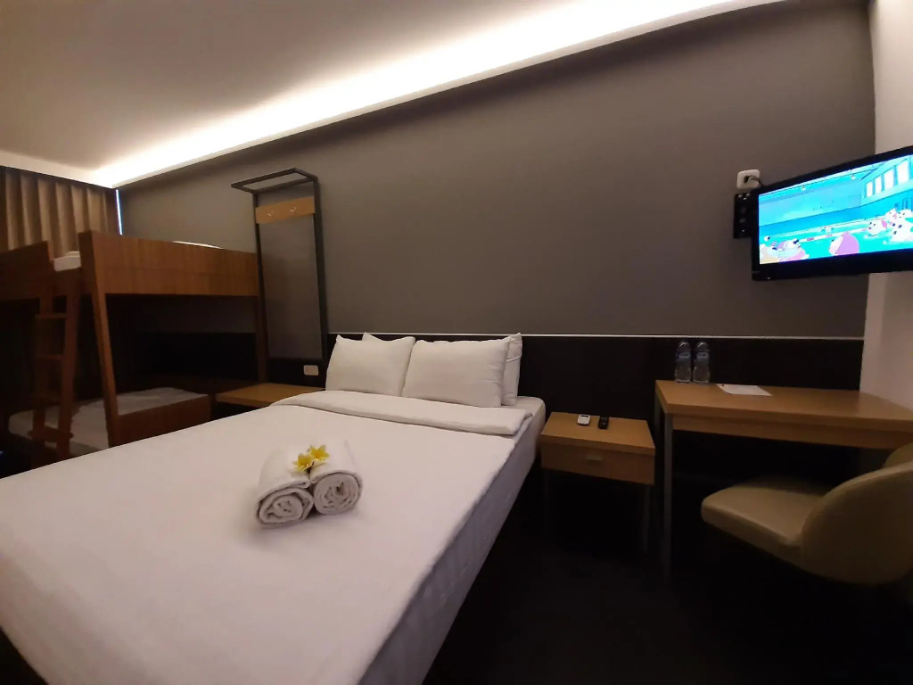 HOTEL PANTES SIMPANG LIMA SEMARANG