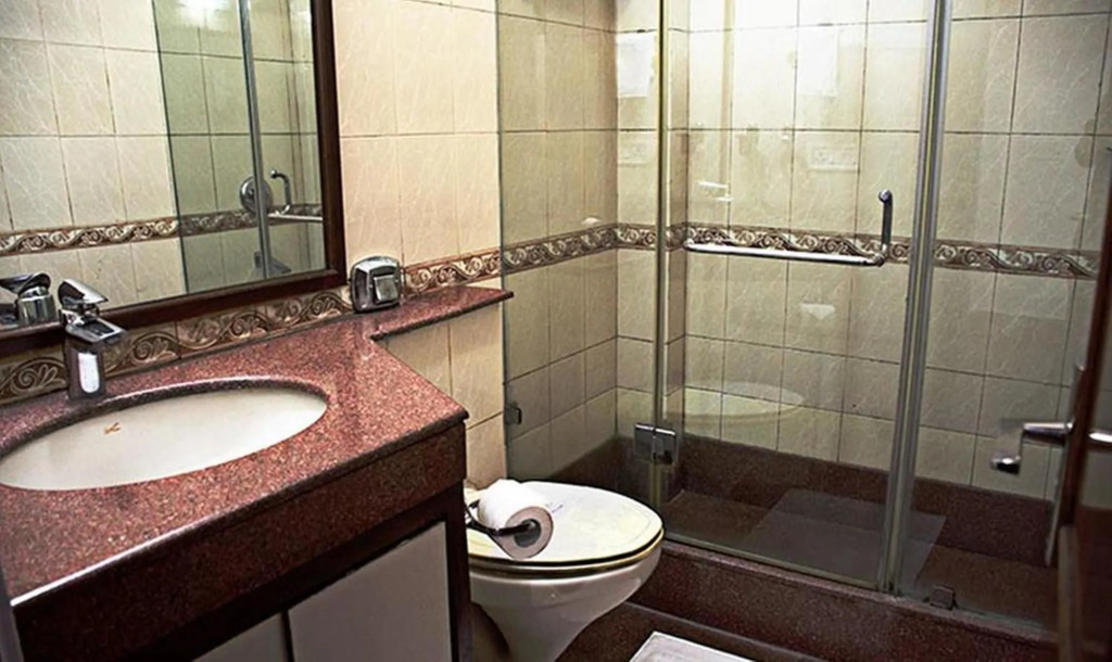 Hotel Windsor Castle Cyber City