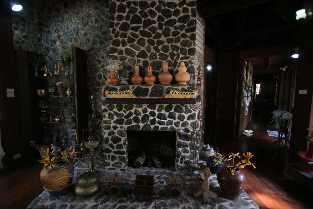 Villa Darakorn Hill Country House