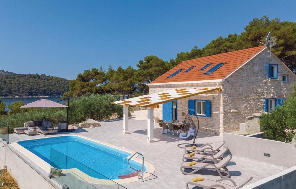 Beach Front Home In Mikulina Luka