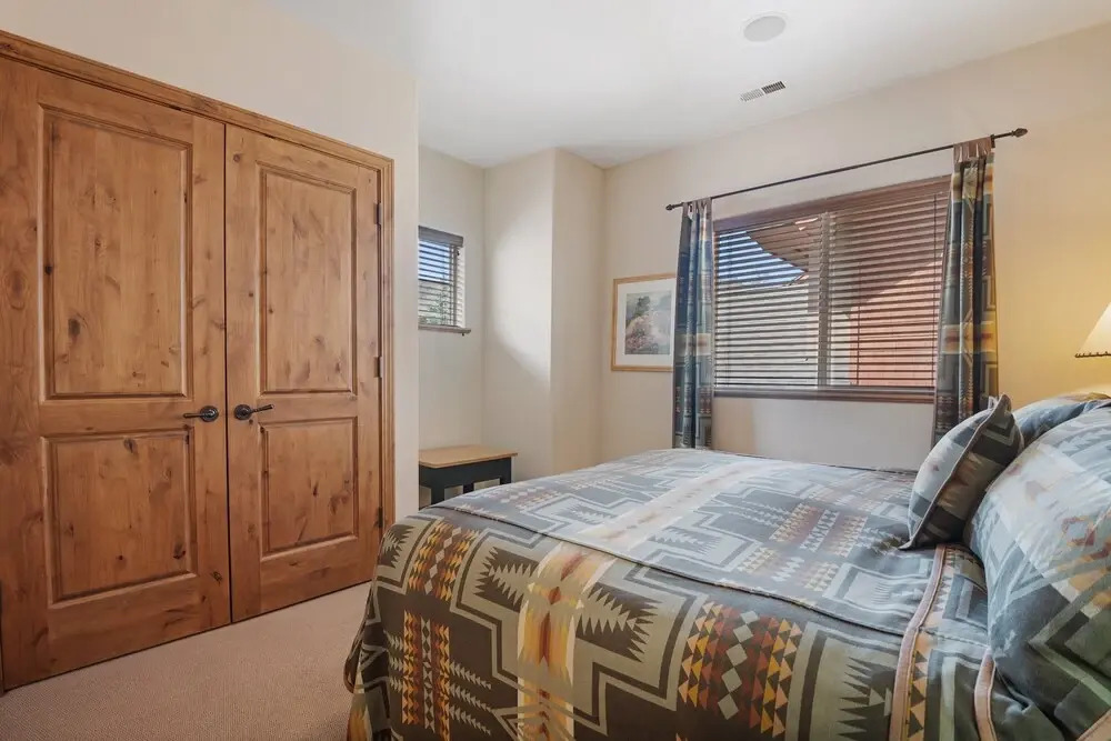Midway 4 Bedroom Golf Course Luxury Turnberry 23 Home