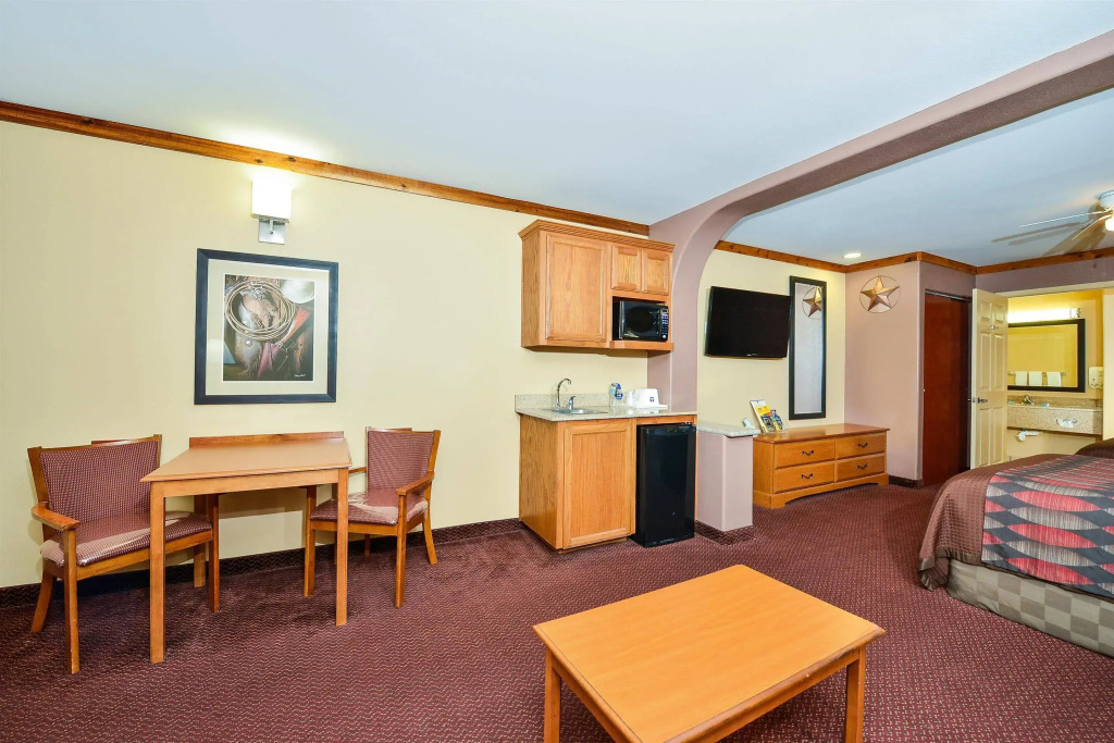 Best Western Windwood Inn & Suites