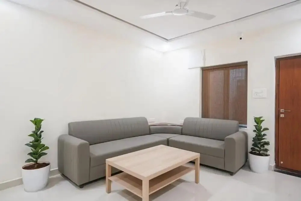 Hotel Urban Prime Near Hi-tech City