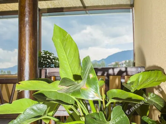 Lijiang Hefenghut Inn