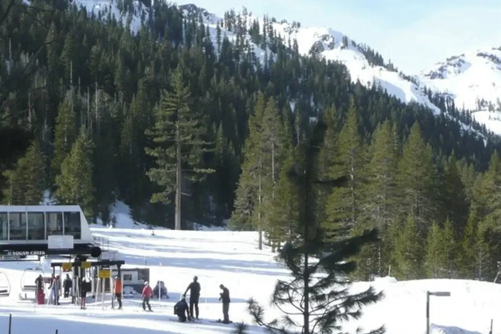 Ski-in/ski-out! 2BR Condo w/ Resort Pools, Spa