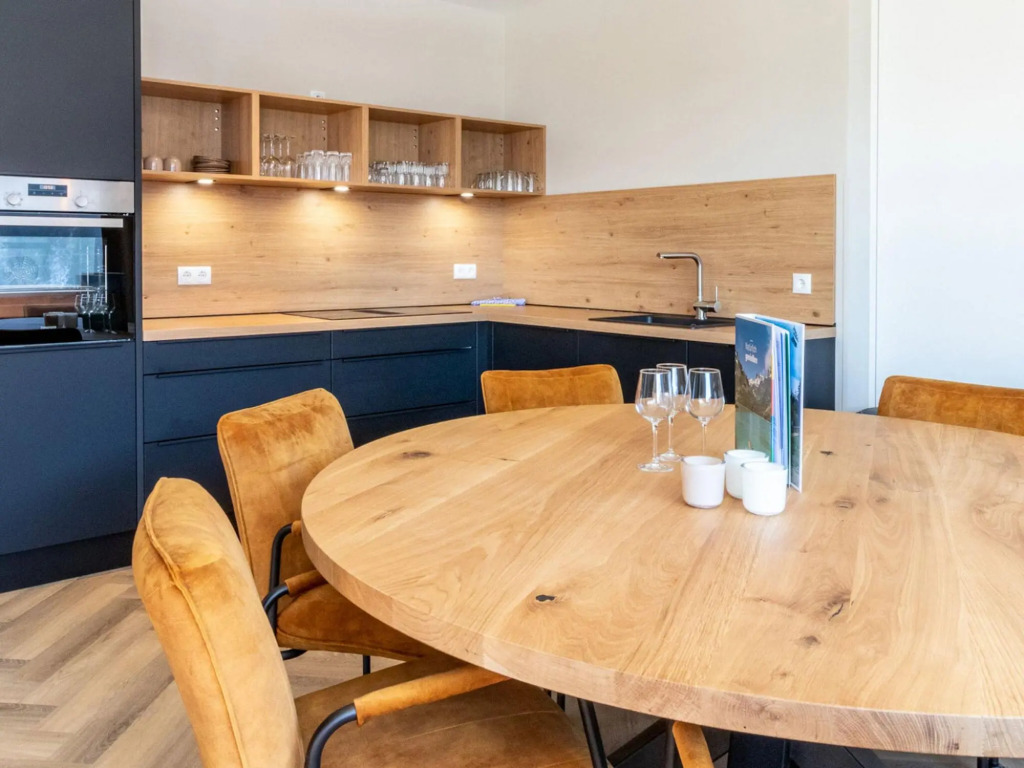 Luxury apartment with sauna, Zamang lift at 600 m.