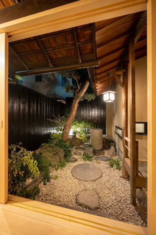 CAMPTON Higashiyama Roku