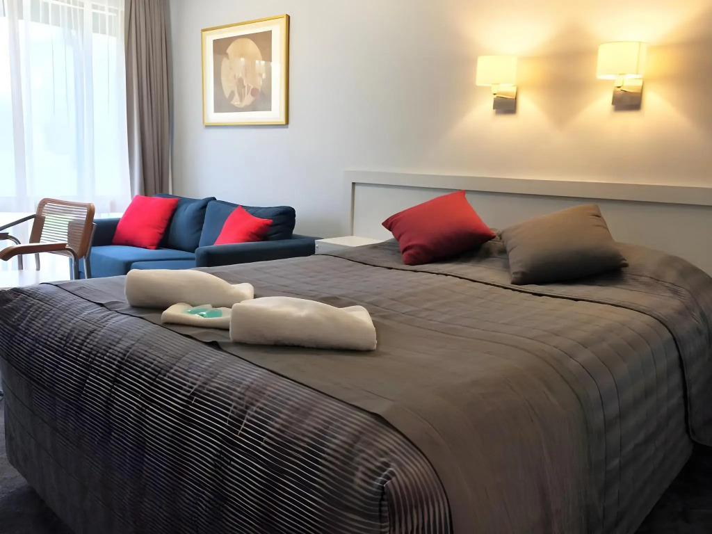 Town & Country Motor Inn