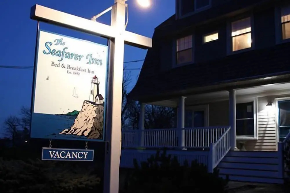Seafarer Inn