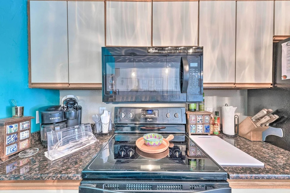 Bright Cloudcroft Condo w/ Game Room + Deck!