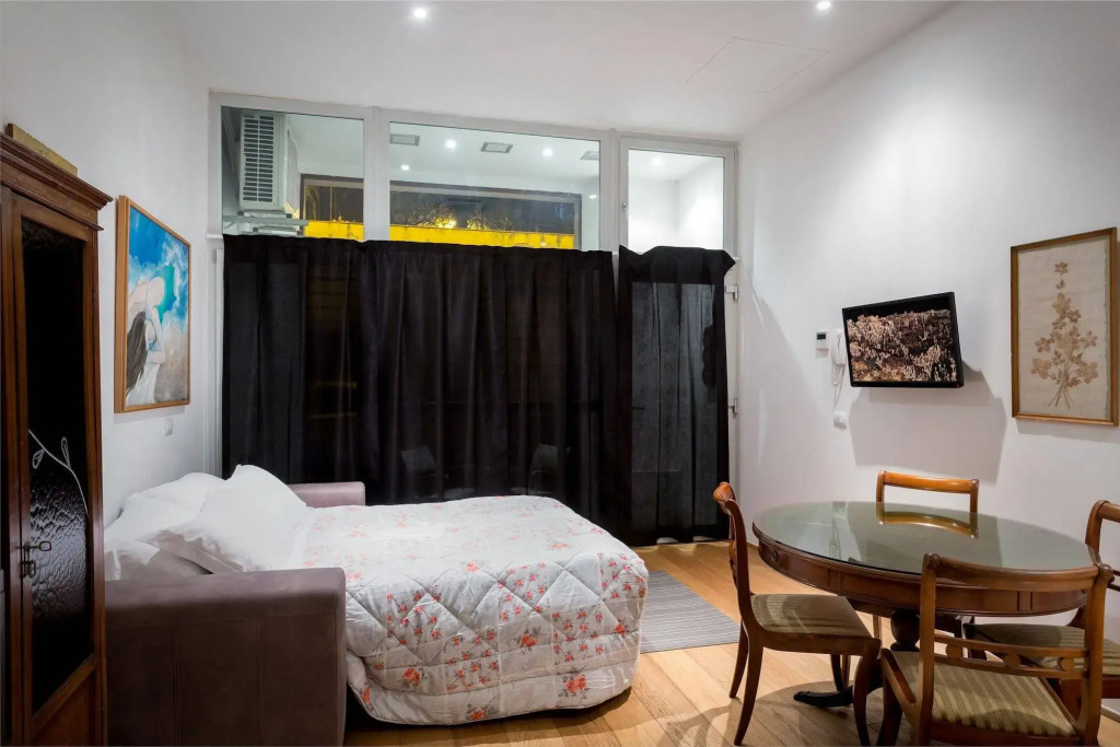 Florence Vintage Apartment