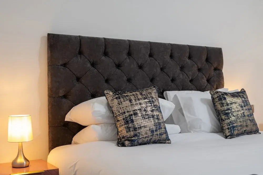 Beautiful 5 Bedroom Apartment in Capel Salem