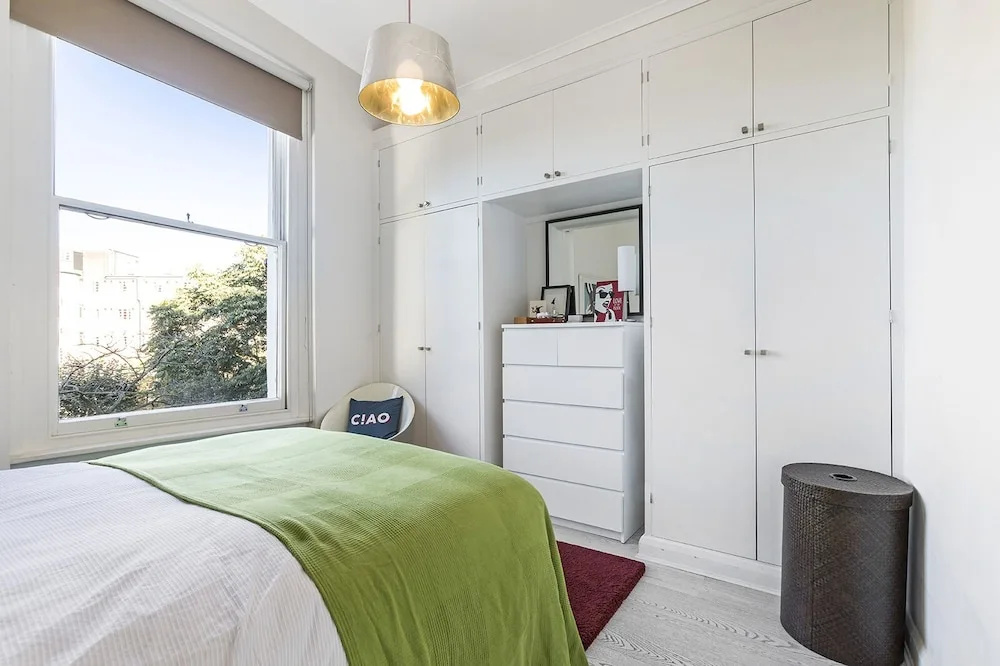 Well Presented one Bedroom Apartment Located in the Fabulous Notting Hill