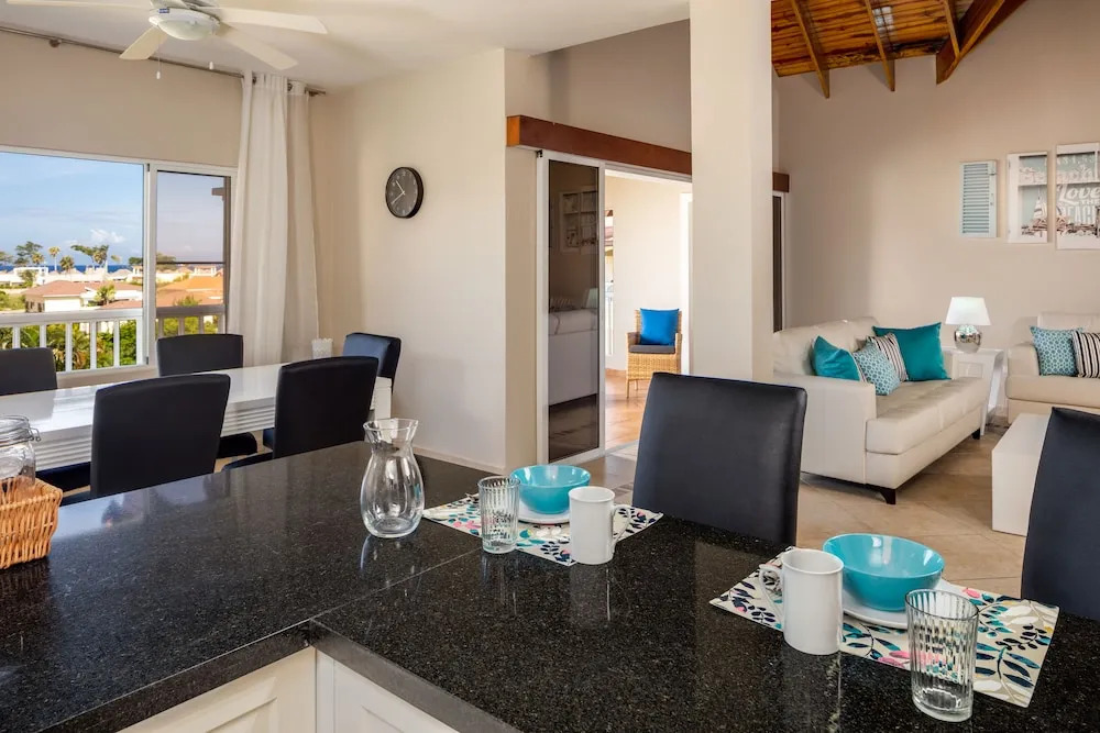 Apt Jasmine Ocean Village