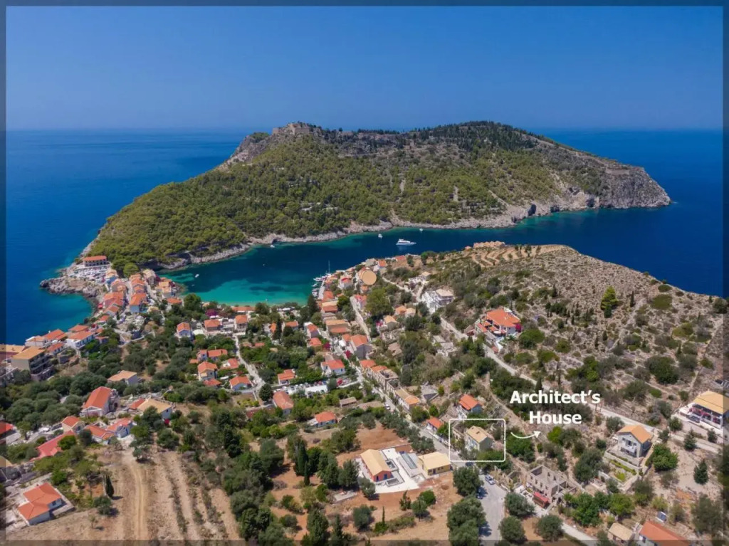 Architect's House (100 meters from Assos beach)