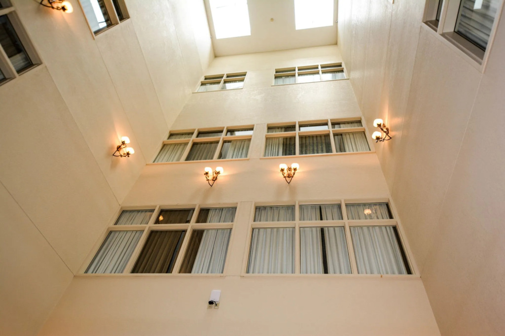Des Lux Hotel