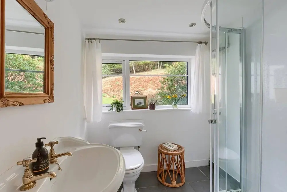 Spacious Characterful House W/views & Large Garden