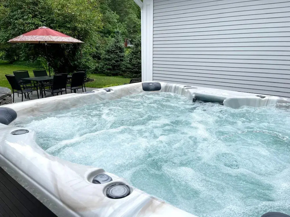 Mansion w 10 Bedrooms Pool and Theater
