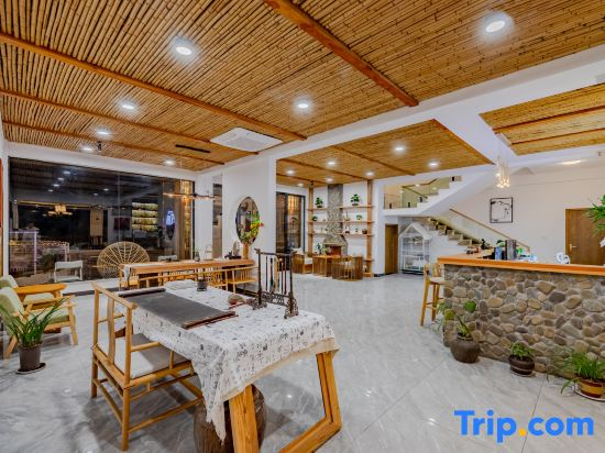 Manju·Yunwanshang Holiday Inn (Moon Bay Scenic Area Branch)