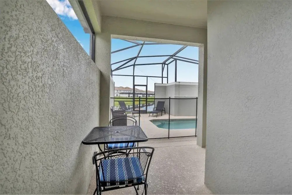 Amazing Story Lake Town Home Sleeps 11 5 Bedroom Townhouse by Redawning