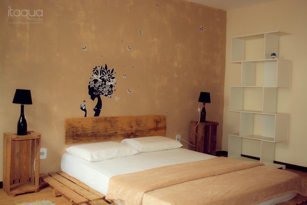 Itaqua House Bed and Breakfast