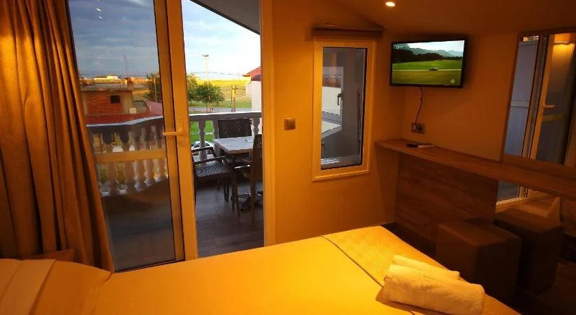 John & Eve Hotel