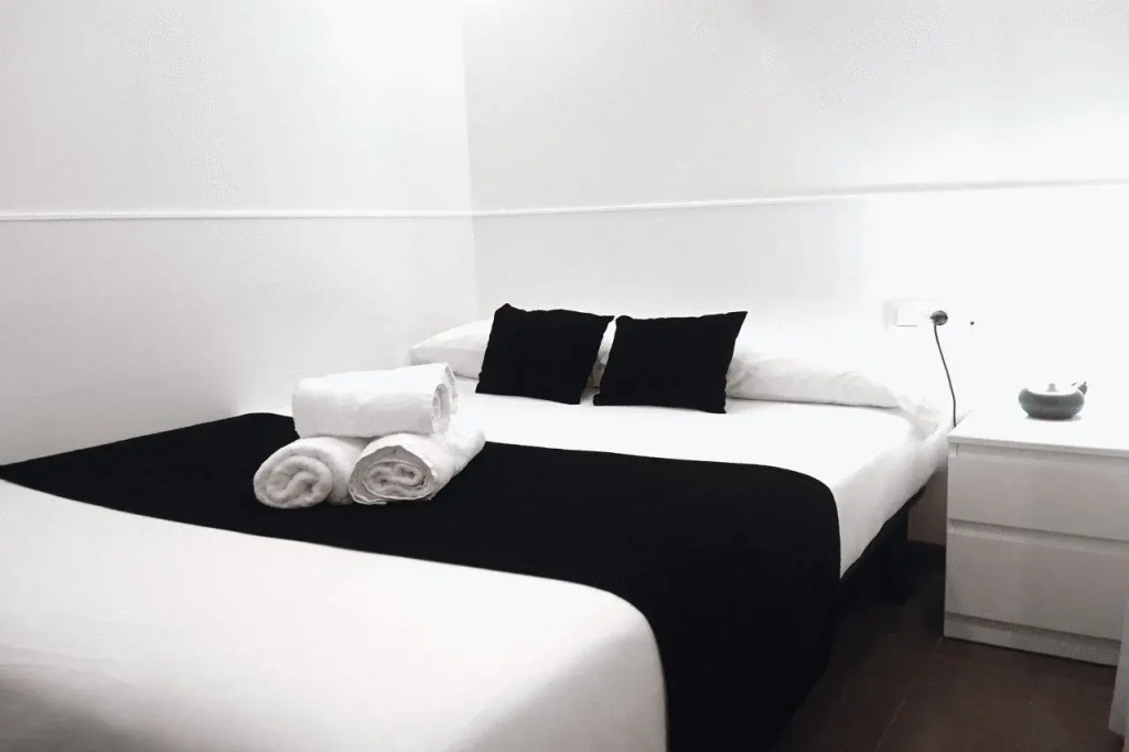 Laramond Barcelona Rooms