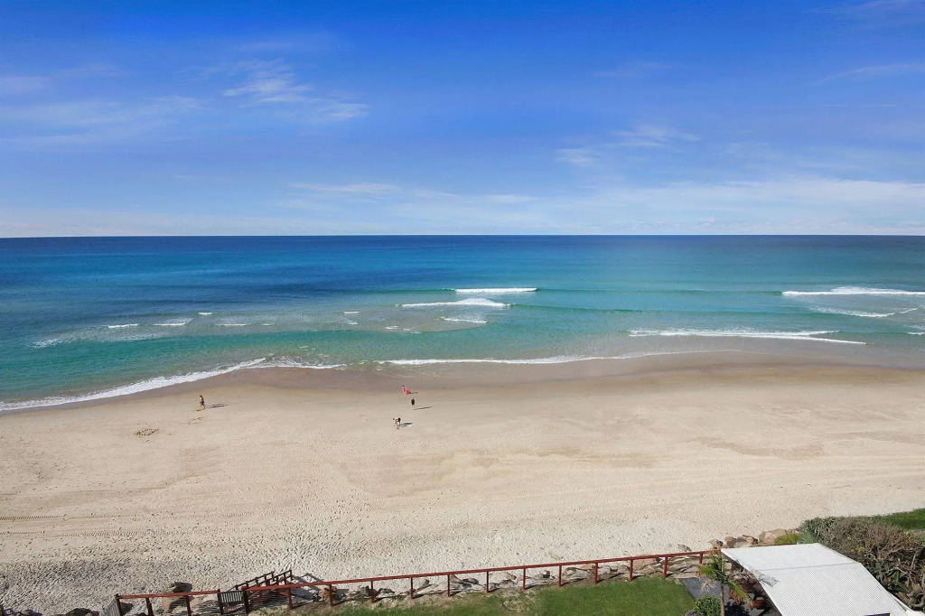 Spindrift on the Beach - Absolute Beachfront