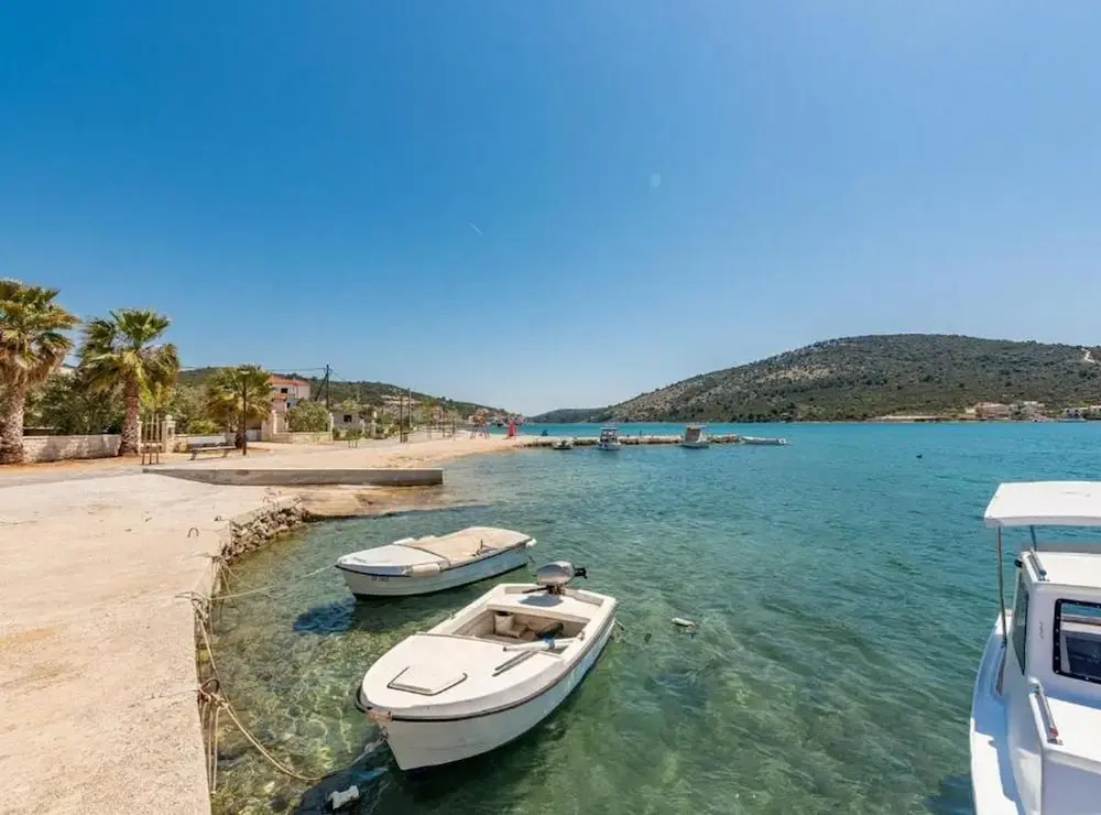 Beachfront Holiday Home With Hot Tub, Terrace, and Sea Views in Vinišće