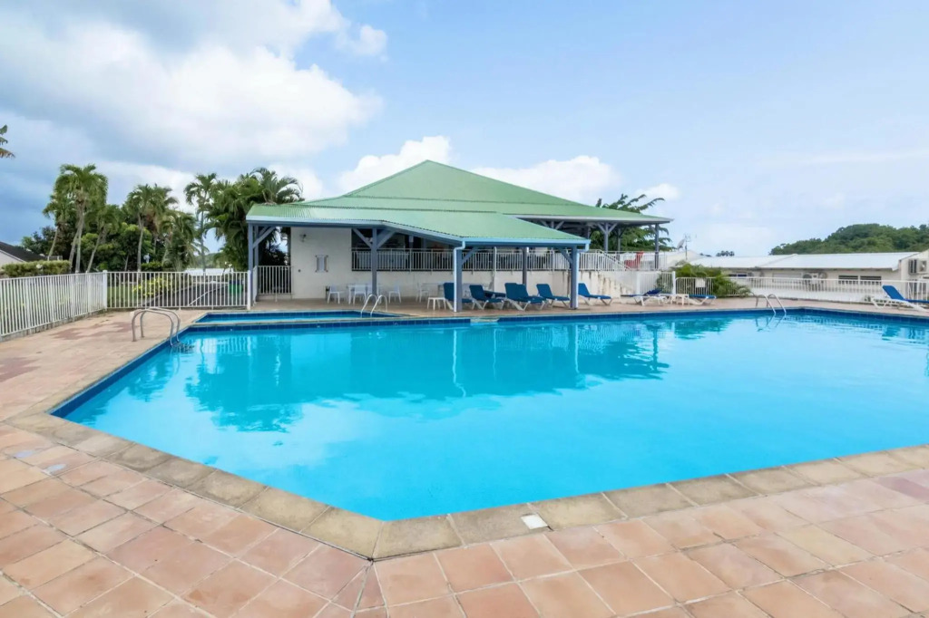 Studio, Piscine Et Vue Mer A La Marina