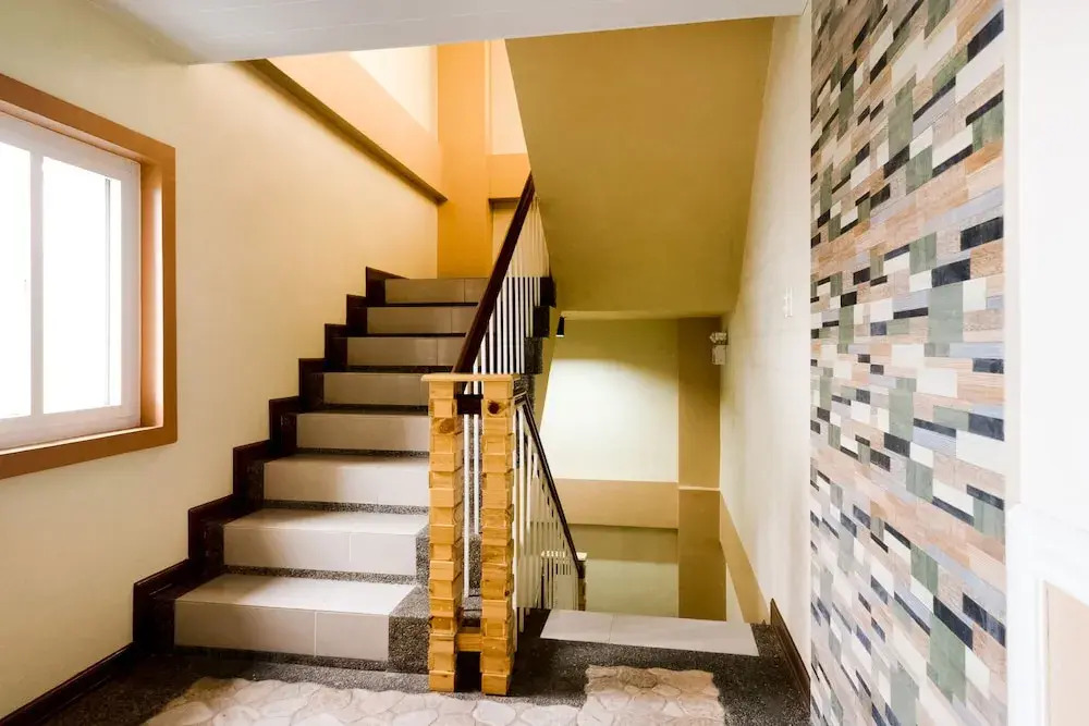 OYO 240 Country Artist Hotel