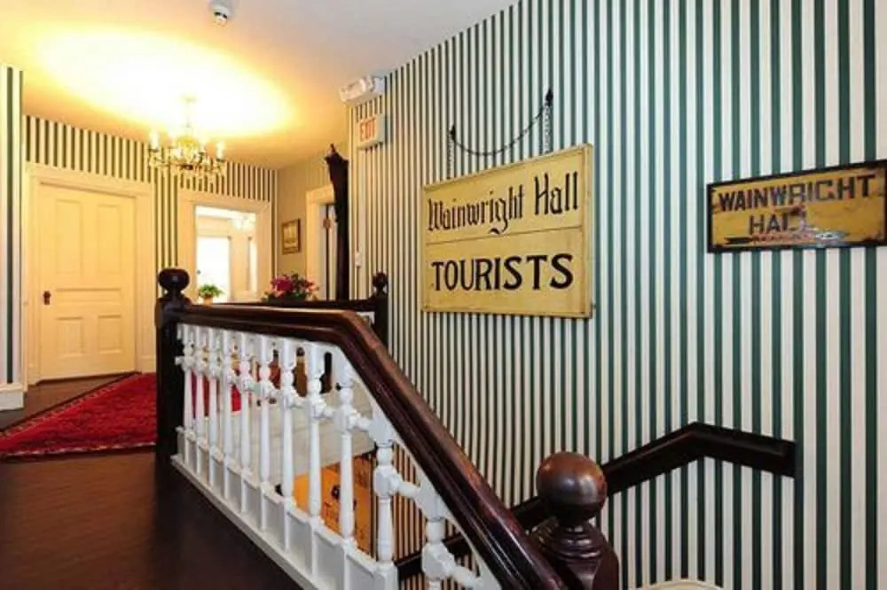 Wainwright Inn