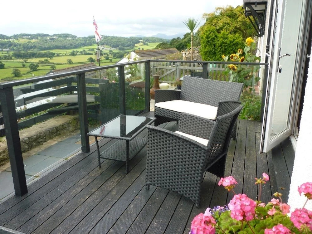 1 Saron Cottages