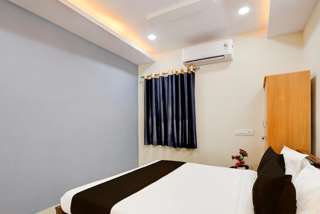 Super Townhouse Nanak Ram Guda Near WaveRock SEZ