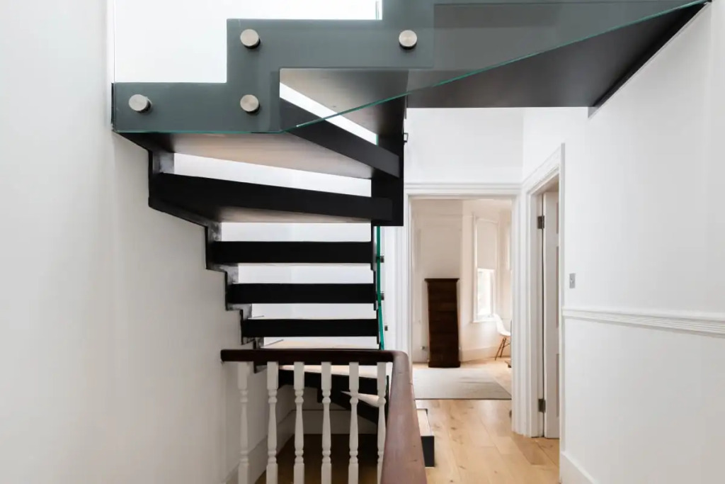 The North Kensington Retreat - Bright 4BDR House with Parking & Garden