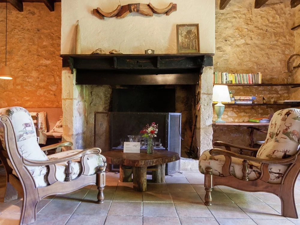 Estate in Dordogne Near Sites