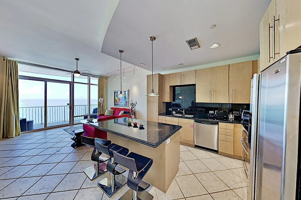 Luxury Sapphire With Gulf Views 3 Bedroom Condo